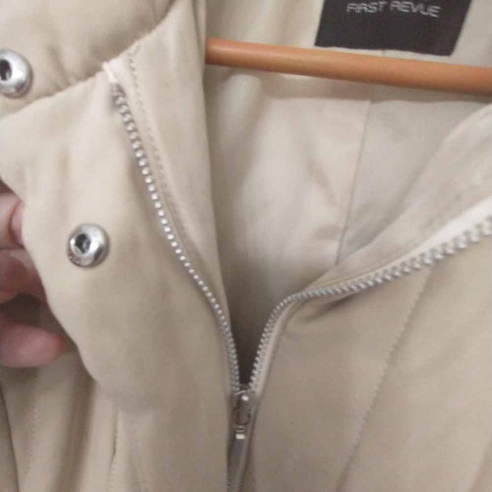 Vintage Cream Puffer Jacket with Faux Fur  Collar And Cuffs - Picture 7 of 14